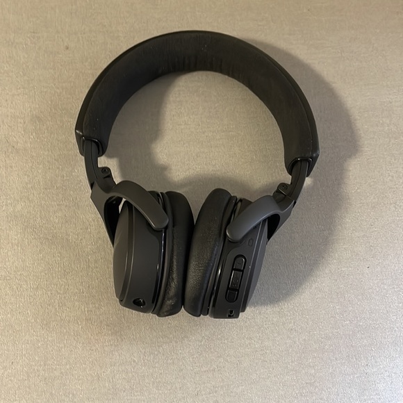 Bose Headphones - Picture 3 of 4